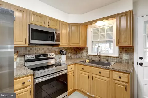 Kitchen - 508 Spring Ave, Lititz, PA 17543 photo 4 of 5