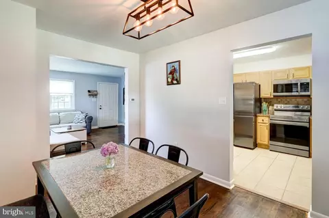 Dining - 508 Spring Ave, Lititz, PA 17543 photo 2 of 2