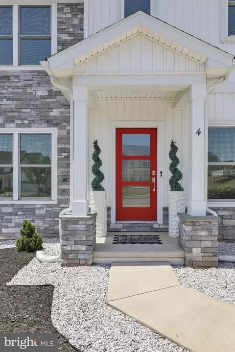 4 Rein Dr, Stevens, PA 17578