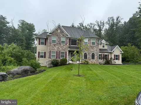 234 Crimson Ln, Elizabethtown, PA 17022