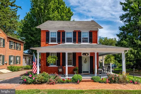 111 E Main St, Strasburg, PA 17579