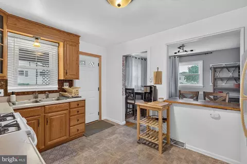 Entry Way - 501 General Sutter Ave, Lititz, PA 17543 photo 1 of 1