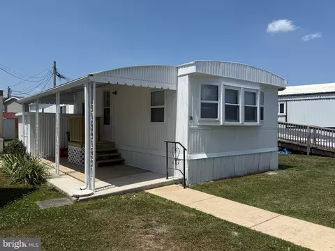 14 Hilltop Ave, Akron, PA 17501