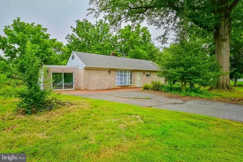 2 Gable Park Rd, Lancaster, PA 17603