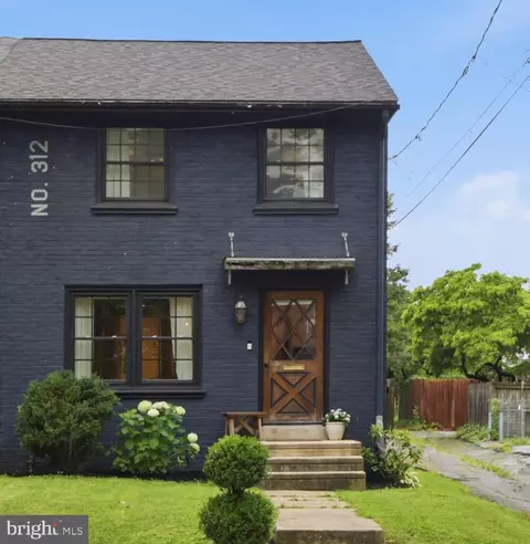 312 N Broad St, Lancaster, PA 17602