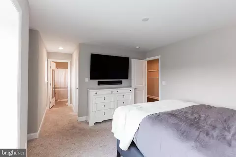 Bedroom - 425 E Delp Rd, Lancaster, PA 17601 photo 7 of 13