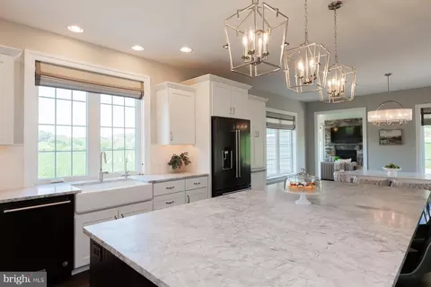 Kitchen - 425 E Delp Rd, Lancaster, PA 17601 photo 5 of 7