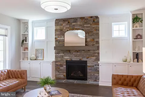 Entry Way - 425 E Delp Rd, Lancaster, PA 17601 photo 4 of 29