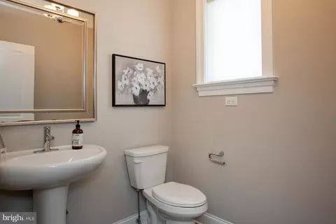 Entry Way - 425 E Delp Rd, Lancaster, PA 17601 photo 19 of 29