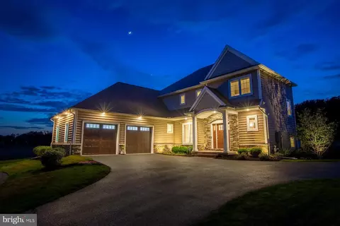 Exterior - 425 E Delp Rd, Lancaster, PA 17601 photo 4 of 17
