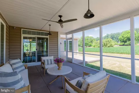 Exterior - 425 E Delp Rd, Lancaster, PA 17601 photo 13 of 17
