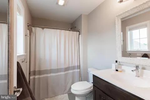 Entry Way - 425 E Delp Rd, Lancaster, PA 17601 photo 24 of 29