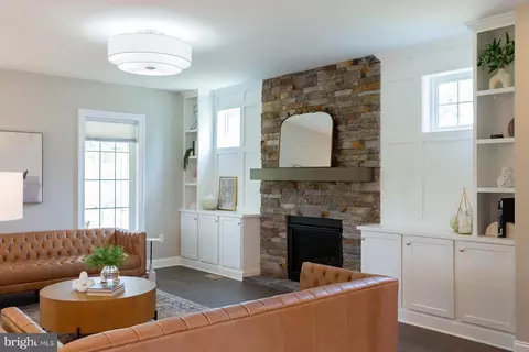Entry Way - 425 E Delp Rd, Lancaster, PA 17601 photo 3 of 29