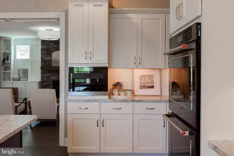 Kitchen - 425 E Delp Rd, Lancaster, PA 17601 photo 6 of 7