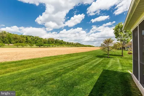 Exterior - 425 E Delp Rd, Lancaster, PA 17601 photo 16 of 17