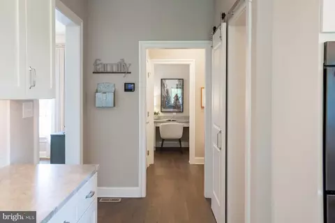 Entry Way - 425 E Delp Rd, Lancaster, PA 17601 photo 18 of 29