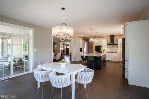 Dining - 425 E Delp Rd, Lancaster, PA 17601 photo 3 of 9