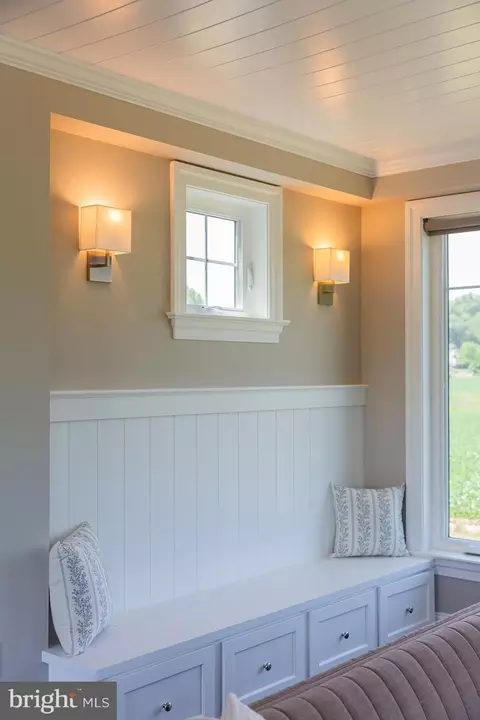 Entry Way - 425 E Delp Rd, Lancaster, PA 17601 photo 9 of 29