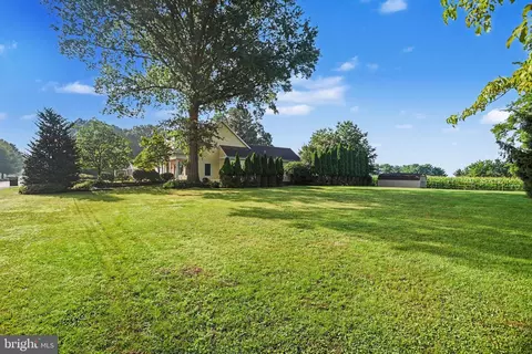 Exterior - 36 Brusen Dr, Lititz, PA 17543 photo 4 of 7