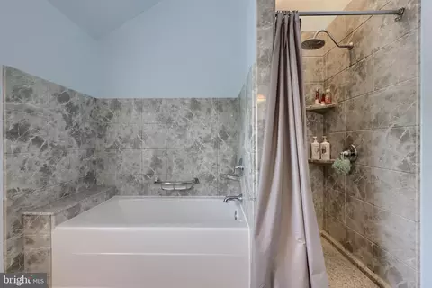 Bath - 323 Knights Bridge Way, Lititz, PA 17543 photo 3 of 7