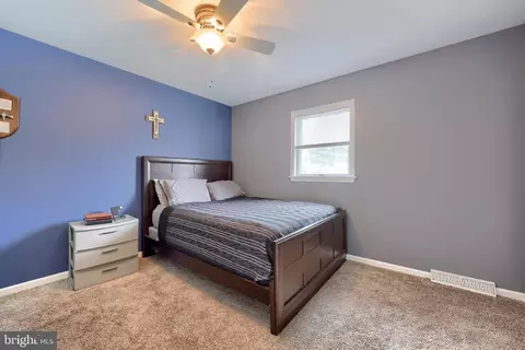 Bedroom - 323 Knights Bridge Way, Lititz, PA 17543 photo 4 of 4