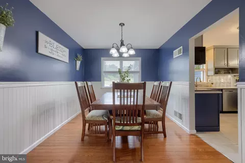 Dining - 323 Knights Bridge Way, Lititz, PA 17543 photo 1 of 5