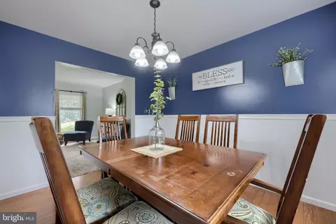 Dining - 323 Knights Bridge Way, Lititz, PA 17543 photo 4 of 5