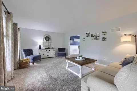 Living - 323 Knights Bridge Way, Lititz, PA 17543 photo 1 of 4