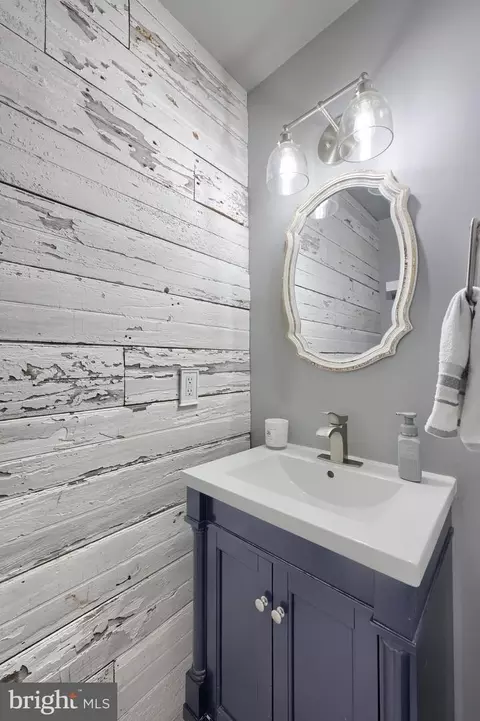 Bath - 323 Knights Bridge Way, Lititz, PA 17543 photo 1 of 7