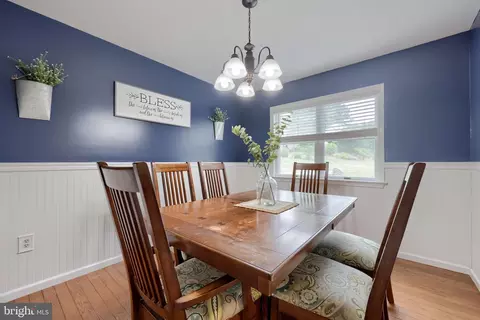 Dining - 323 Knights Bridge Way, Lititz, PA 17543 photo 5 of 5