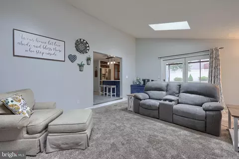 Entry Way - 323 Knights Bridge Way, Lititz, PA 17543 photo 5 of 6