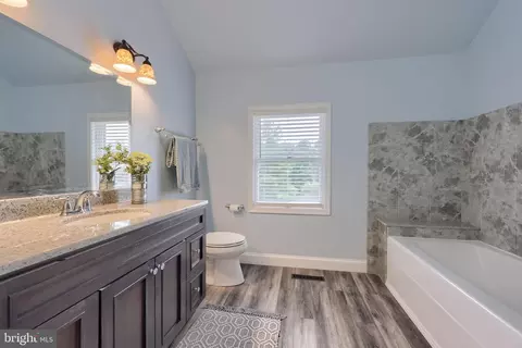 Entry Way - 323 Knights Bridge Way, Lititz, PA 17543 photo 4 of 6