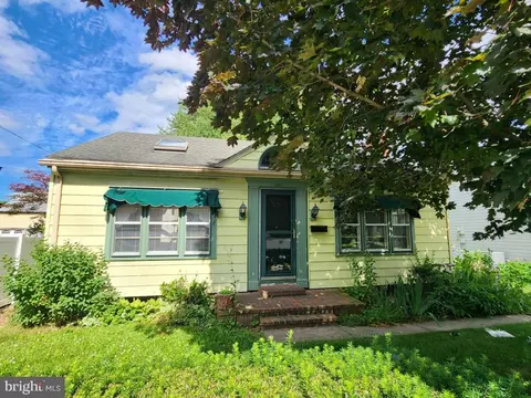 Exterior - 341 N Broad St, Lititz, PA 17543 photo 2 of 7