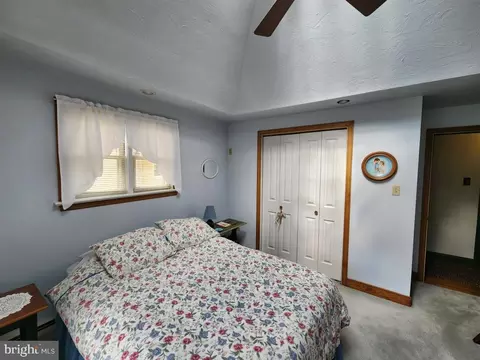 Bedroom - 341 N Broad St, Lititz, PA 17543 photo 2 of 2