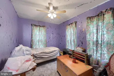 Bedroom - 945 Maple St, Lititz, PA 17543 photo 2 of 2