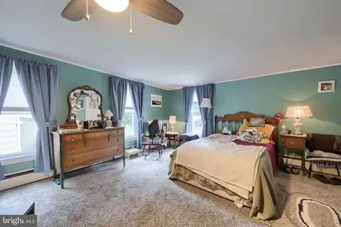 Bedroom - 945 Maple St, Lititz, PA 17543 photo 1 of 2