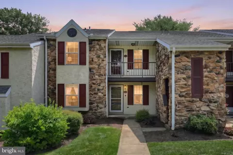 143 Oak Knoll Cir, Millersville, PA 17551