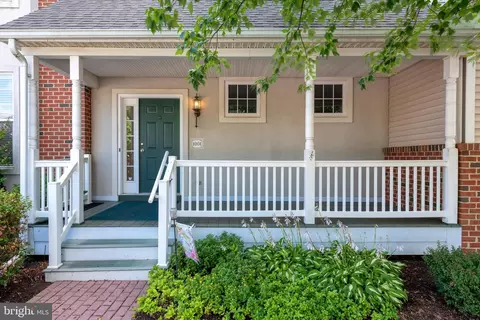 Exterior - 1001 Kent Gdn, Lititz, PA 17543 photo 3 of 9