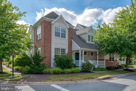 Exterior - 1001 Kent Gdn, Lititz, PA 17543 photo 2 of 9