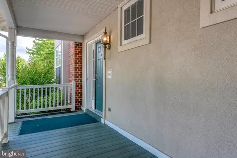 Exterior - 1001 Kent Gdn, Lititz, PA 17543 photo 5 of 9