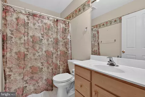 Bath - 1001 Kent Gdn, Lititz, PA 17543 photo 4 of 4