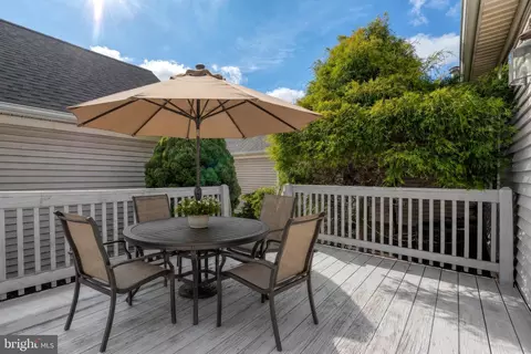 Exterior - 1001 Kent Gdn, Lititz, PA 17543 photo 6 of 9