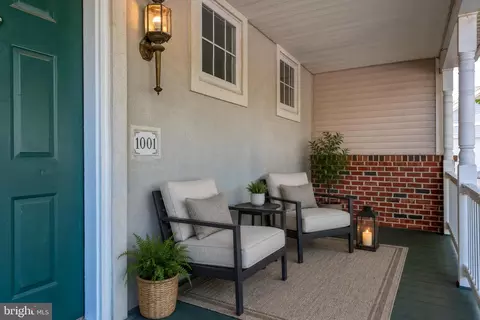 Exterior - 1001 Kent Gdn, Lititz, PA 17543 photo 4 of 9
