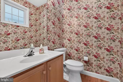 Bath - 1001 Kent Gdn, Lititz, PA 17543 photo 1 of 4