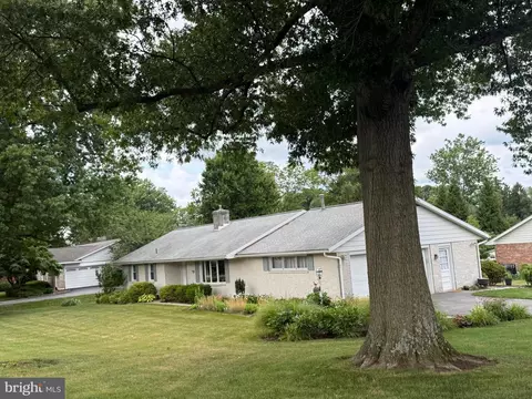1007 Bear Creek Rd, Elizabethtown, PA 17022