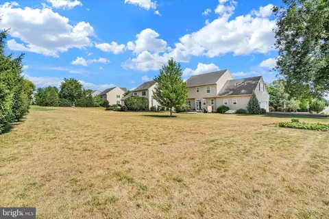 Exterior - 981 Buckwalter Rd, Lititz, PA 17543 photo 5 of 7