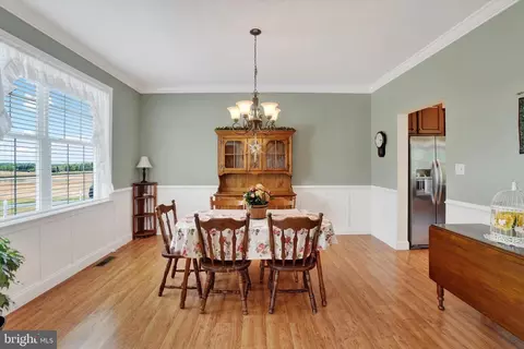 Dining - 981 Buckwalter Rd, Lititz, PA 17543 photo 1 of 3