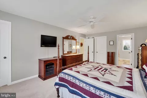 Bedroom - 981 Buckwalter Rd, Lititz, PA 17543 photo 2 of 4