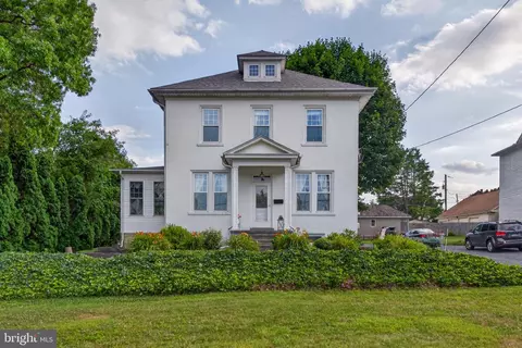 30 W Brandt Blvd, Salunga, PA 17538