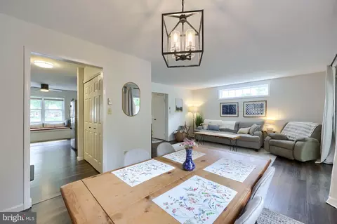 Dining - 10 Lakeview Pl, Lititz, PA 17543 photo 1 of 2